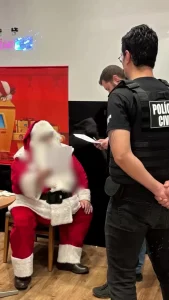 Homem de 67 anos que atuava como Papai Noel é preso em Lages