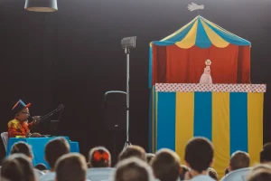 Teatro e diversão: “El Gran Circo-Teatro de Luvas” chega a Agrolândia com entrada gratuita