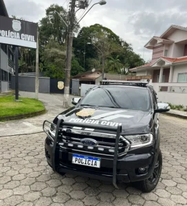 Polícia Civil prende três suspeitos de fraude em cartões de crédito em Santa Catarina