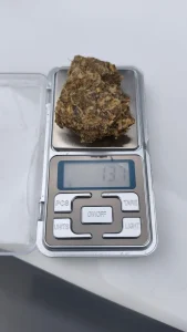 Homem é conduzido à delegacia por posse de drogas em Rio do Sul