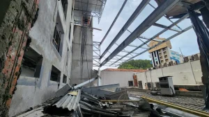 Parte de ampliação de hospital em Blumenau desaba e causa morte de trabalhador