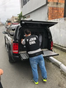 Polícia Civil deflagra Operação “Goteira” contra associação criminosa envolvida com o tráfico e lavagem de dinheiro em Balneário Camboriú