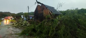 CBMSC atende mais de 230 ocorrências em decorrência dos ventos que atingem Santa Catarina