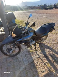 Motociclista e carona ficam feridos em colisão entre carro e moto em Ascurra