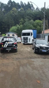 Polícias Civil de SC e PR desarticulam grupo criminoso especializado em roubo e desvio de cargas