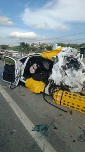 Engavetamento com oito veículos deixa 17 vítimas na BR-470, em Indaial