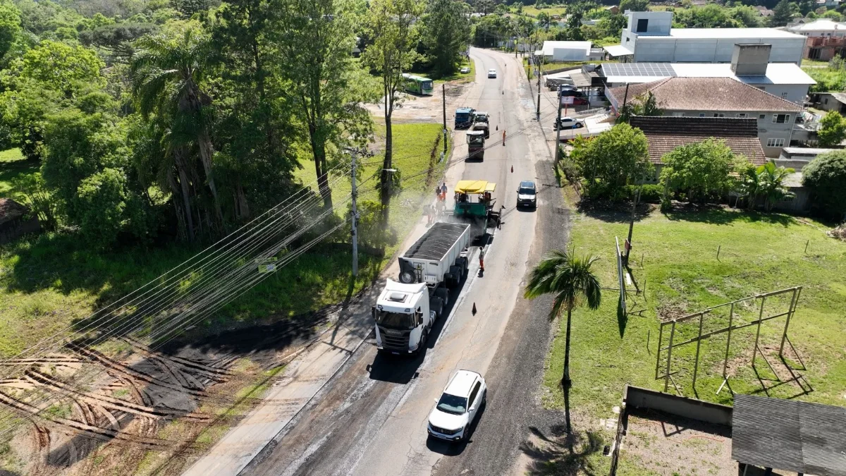 Obra na Estrada Blumenau, em Rio do Sul, deve continuar no feriado (20)