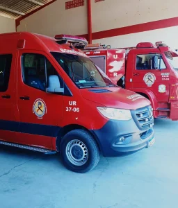 Idoso fica gravemente ferido ao cair sobre roçadeira em Dona Emma