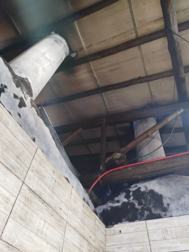 Princípio de incêndio atinge estrutura de restaurante em Ituporanga