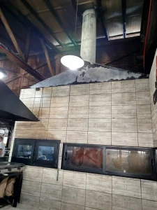 Princípio de incêndio atinge estrutura de restaurante em Ituporanga