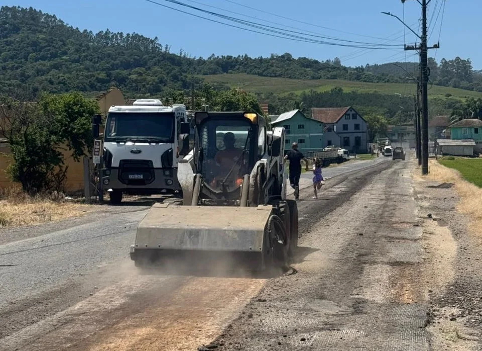Repavimentação da rua Pedro Avelino deve terminar até este sábado (22), em Rio do Sul