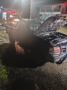 Incêndio destrói parte do motor de veículo no centro de Taió