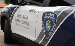 Homem desacata Guardas Municipais durante patrulhamento e acaba detido em Rio do Sul