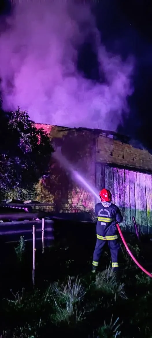 592941357 876171984759833 1628938884693950647 N