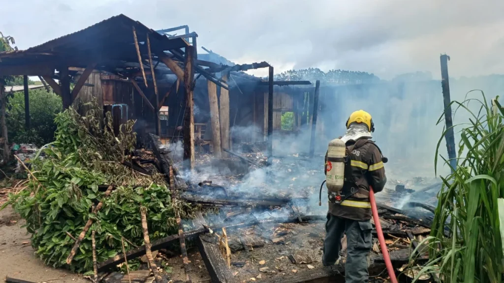 8089acdc 3dcb 4311 B9f2 181990790736