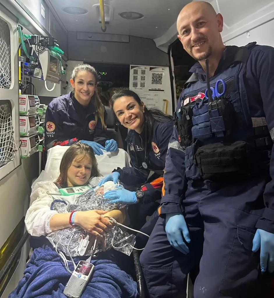 Andriele Edinger Com Equipe Da Usalages Enfermeira Cintia Mossi Dra. Karine Bitencourt E Condutor Socorrista Marcos Leite Imagem Samu 2