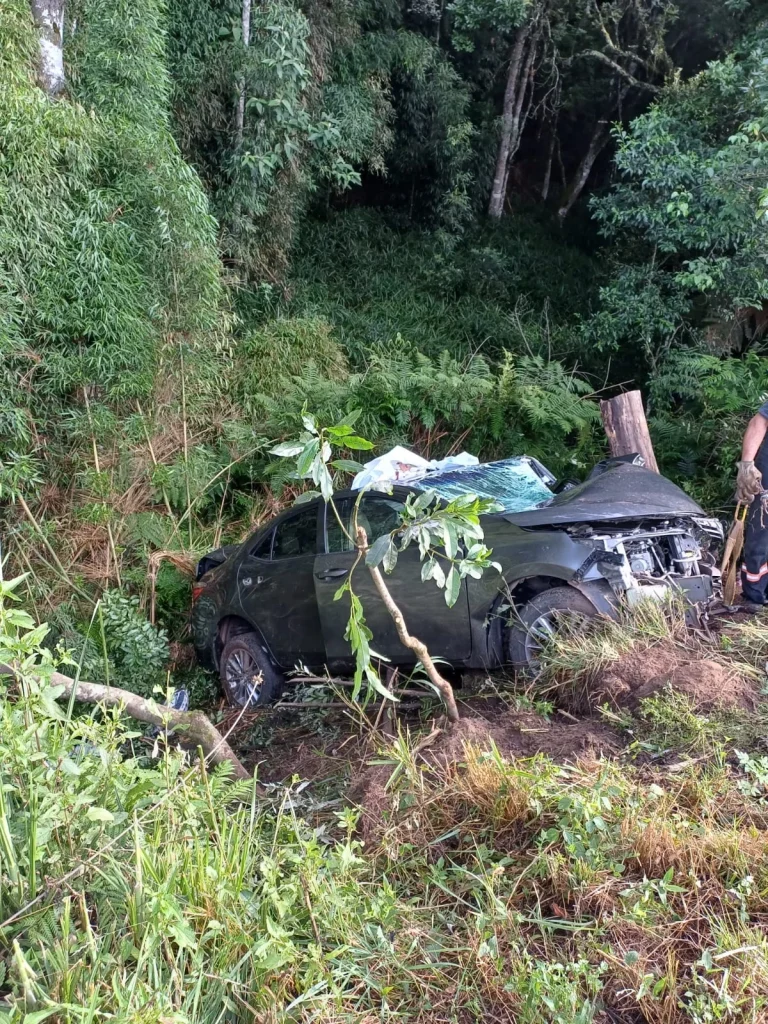 Cinco Pessoas Ficam Gravemente Feridas Em Batida Frontal Na Br 470