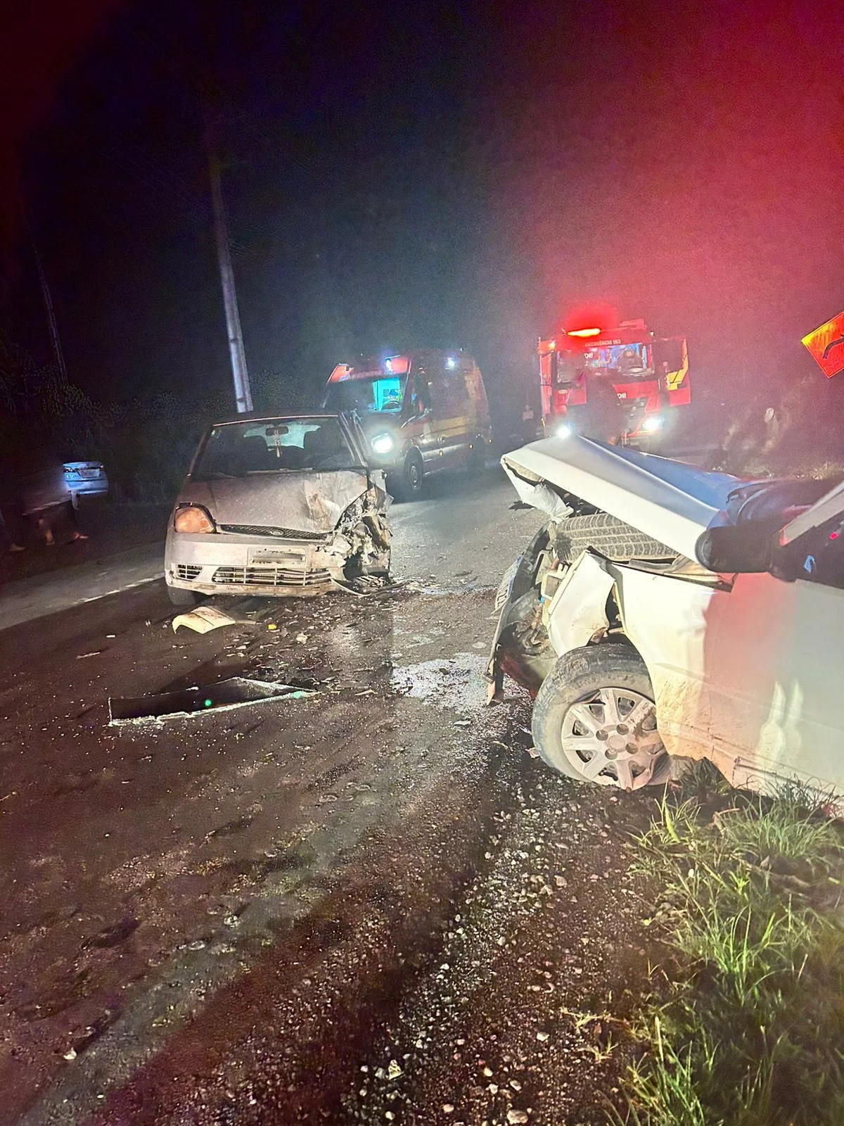 Colisão Entre Dois Carros Deixa Três Feridos Na Sc 114, Em Salete (2)