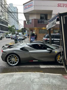 Polícia Civil cumpre mandado em apoio à PC de São Paulo e apreende Ferrari avaliada em mais de R$5 milhões em Itapema