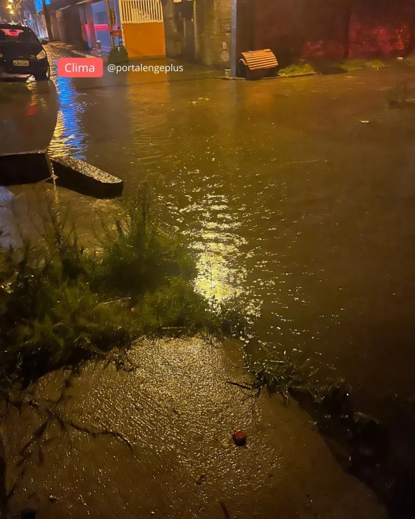 Microexplosão atinge Laguna e provoca danos pontuais no município do Sul do estado