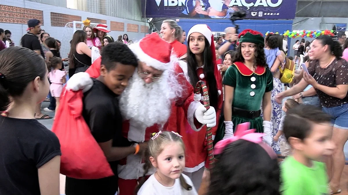 Sequência 01.00 05 22 00.quadro015