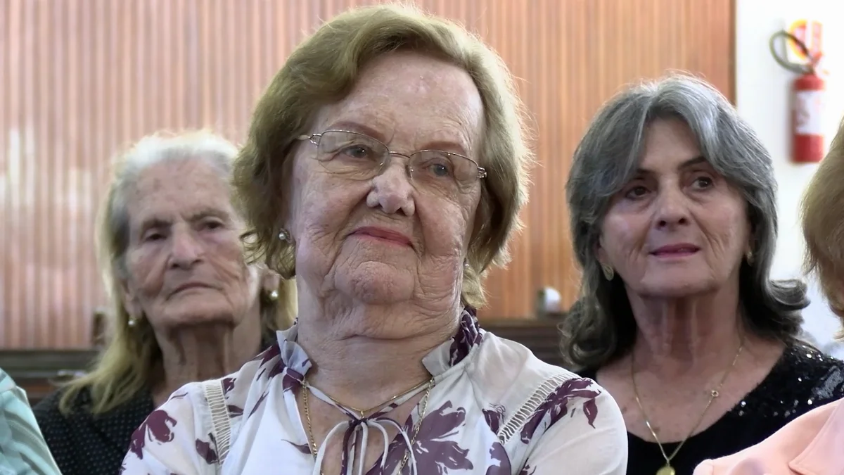 Sequência 01.00 05 57 28.quadro041