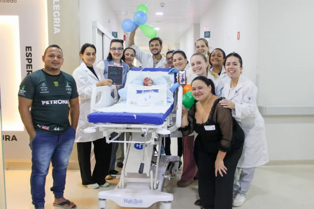 Vestido De Homem Aranha, Bebê Extremamente Prematuro Recebe Alta Após 8 Meses Internado Em Sc (2)