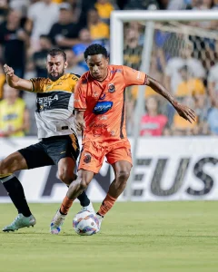 Santa Catarina Clube confirma retorno do atacante Renan e contrata meio-campo para o Catarinense