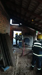 Incêndio destrói estufa de secagem de fumo em Taió