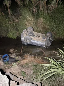 Veículo capota e cai em rio na SC-110 em Petrolândia