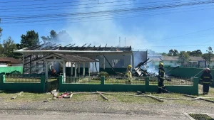 Incêndio atinge Centro de Convivência dos Idosos em Otacílio Costa