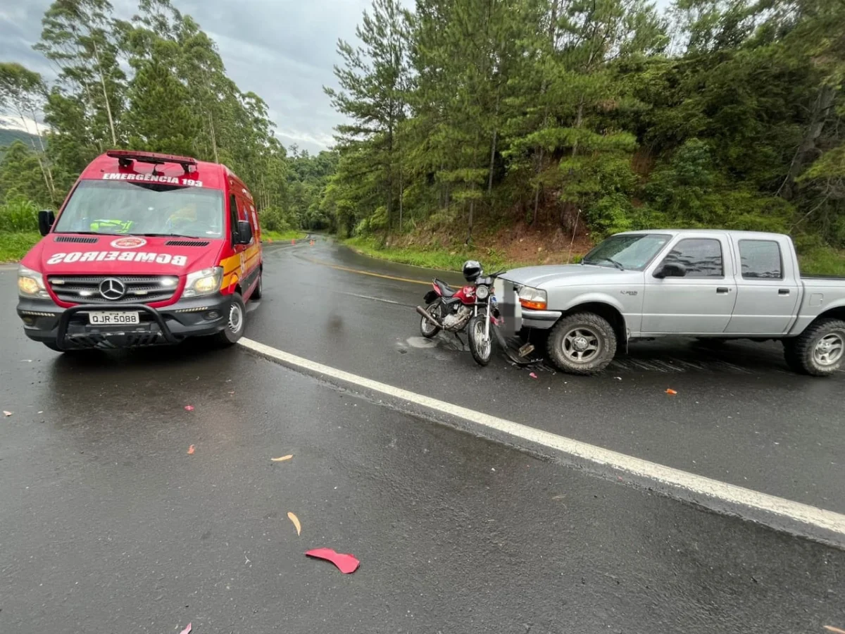 Mãe e filha ficam feridas em acidente com moto na SC-350, em Taió