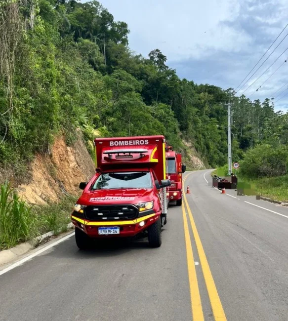 Jovem fica ferido após queda de motocicleta no bairro Bela Vista