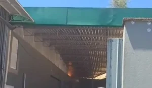 Bombeiros combatem incêndio em edificação comercial em Ibirama