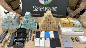 Polícia Militar cumpre mandado de prisão e apreende mais de R$ 5 milhões