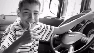 Adolescente de 13 anos morre após cair em barranco durante confraternização de Natal em SC