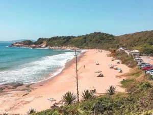 Prefeitura de BC publica decreto que proíbe pratica de naturismo nas praias do município