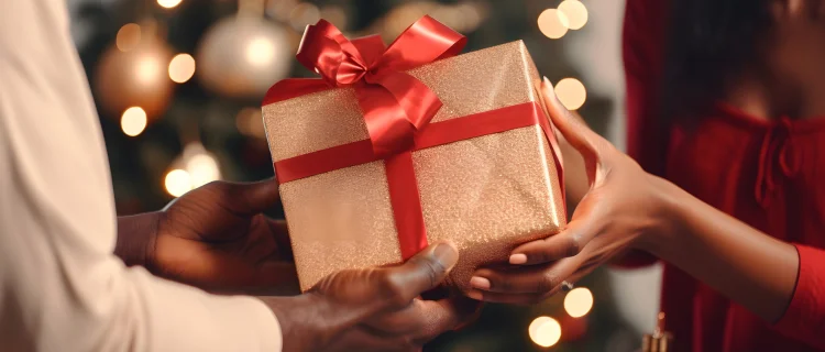 Entenda os direitos do consumidor para trocas de presentes de Natal