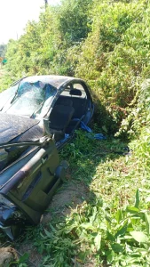 Motorista fica ferido após capotar veículo em Taió