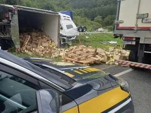 Ação conjunta prende três suspeitos por roubo de caminhão que provocou acidente com seis mortes na BR-116 no Paraná