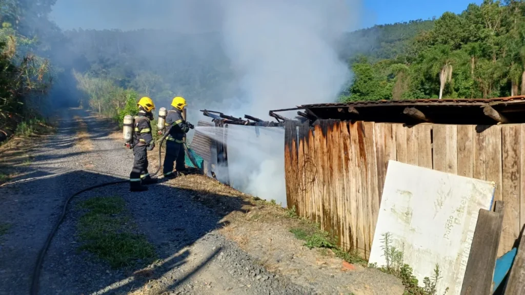 9f9fb82b 0ce2 451b B9c3 170c941858ba