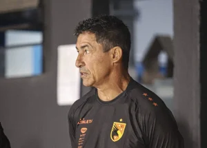 Campeonato Catarinense 2026: Betinho mapeia adversário do Santa Catarina in loco