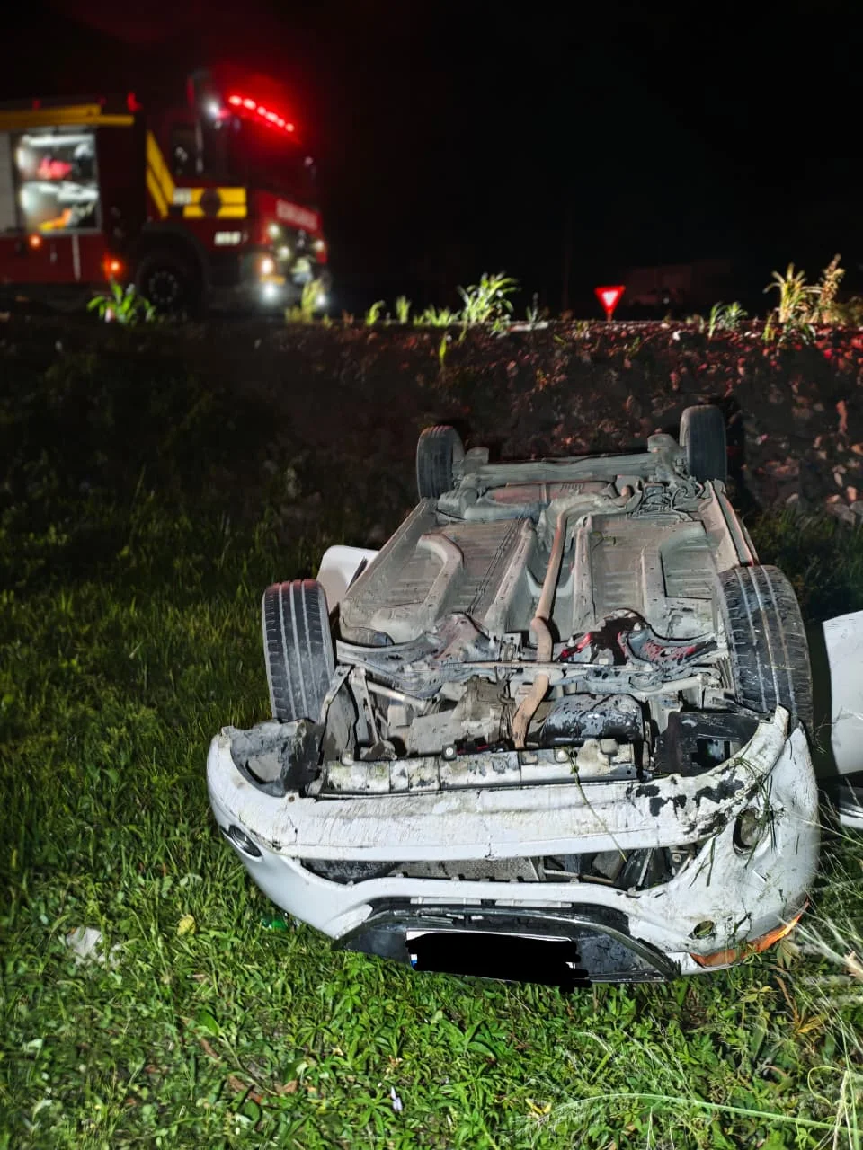Carro Sai Da Pista E Capota Na Br 470, Em Agronômica (1)