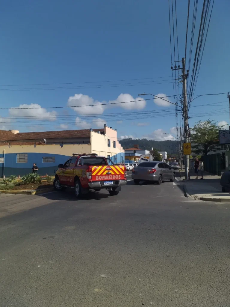 Colisão Entre Carro E Moto Deixa Mulher Ferida Em Rio Do Sul (1)