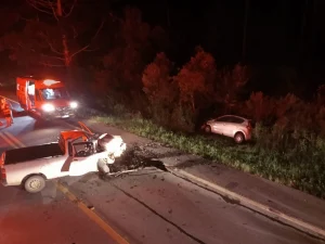 Colisão entre dois carros deixa quatro feridos na BR-282