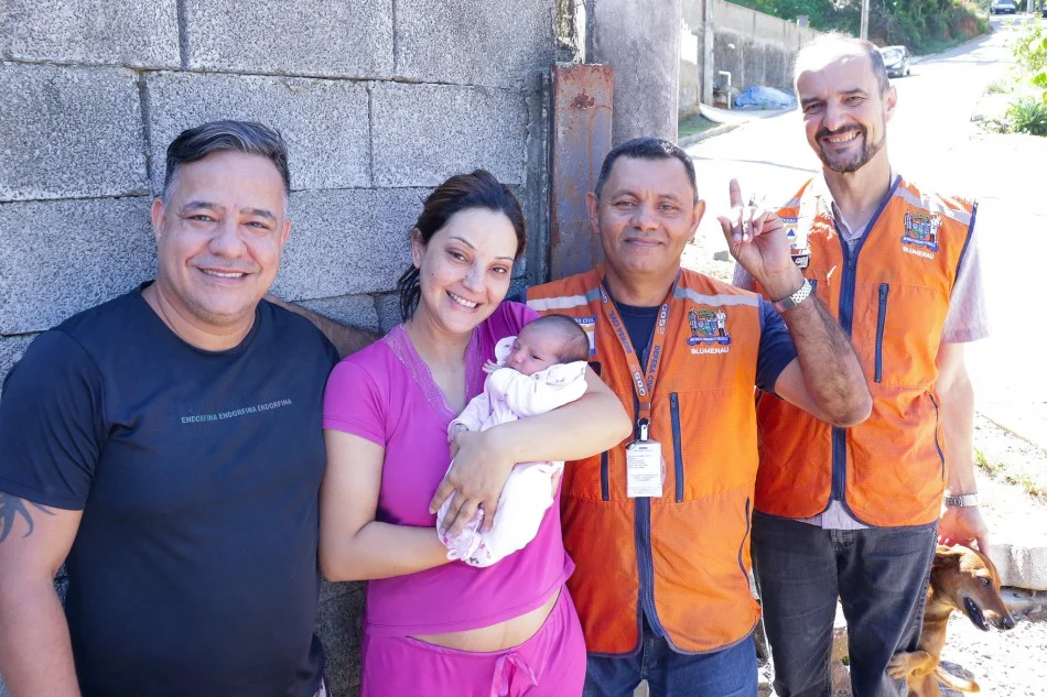 Durante Fiscalização De Rotina, Agentes De Defesa Civil Salvam Recém Nascida Que Estava Engasgada (3)