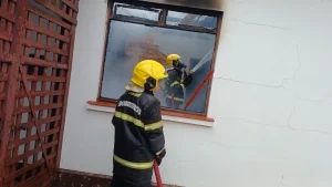 Incêndio Atinge Quarto De Residência E Mobiliza Bombeiros Em Agrolândia (2)