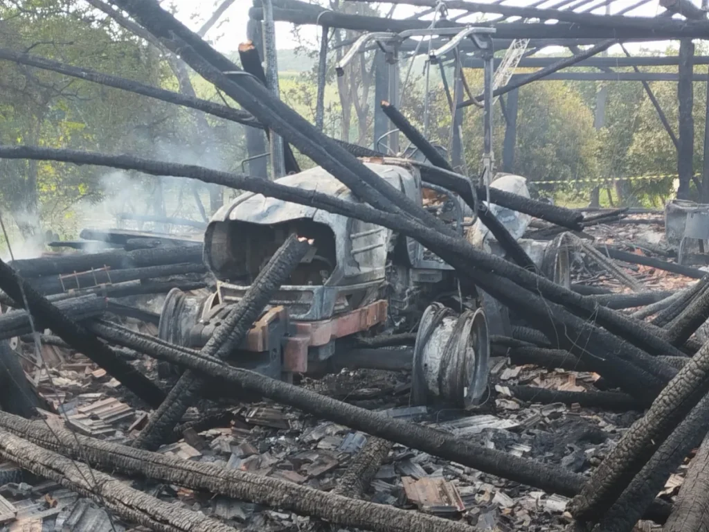 Incêndio Destrói Rancho E Deixa Proprietário Ferido Em Ituporanga (3)