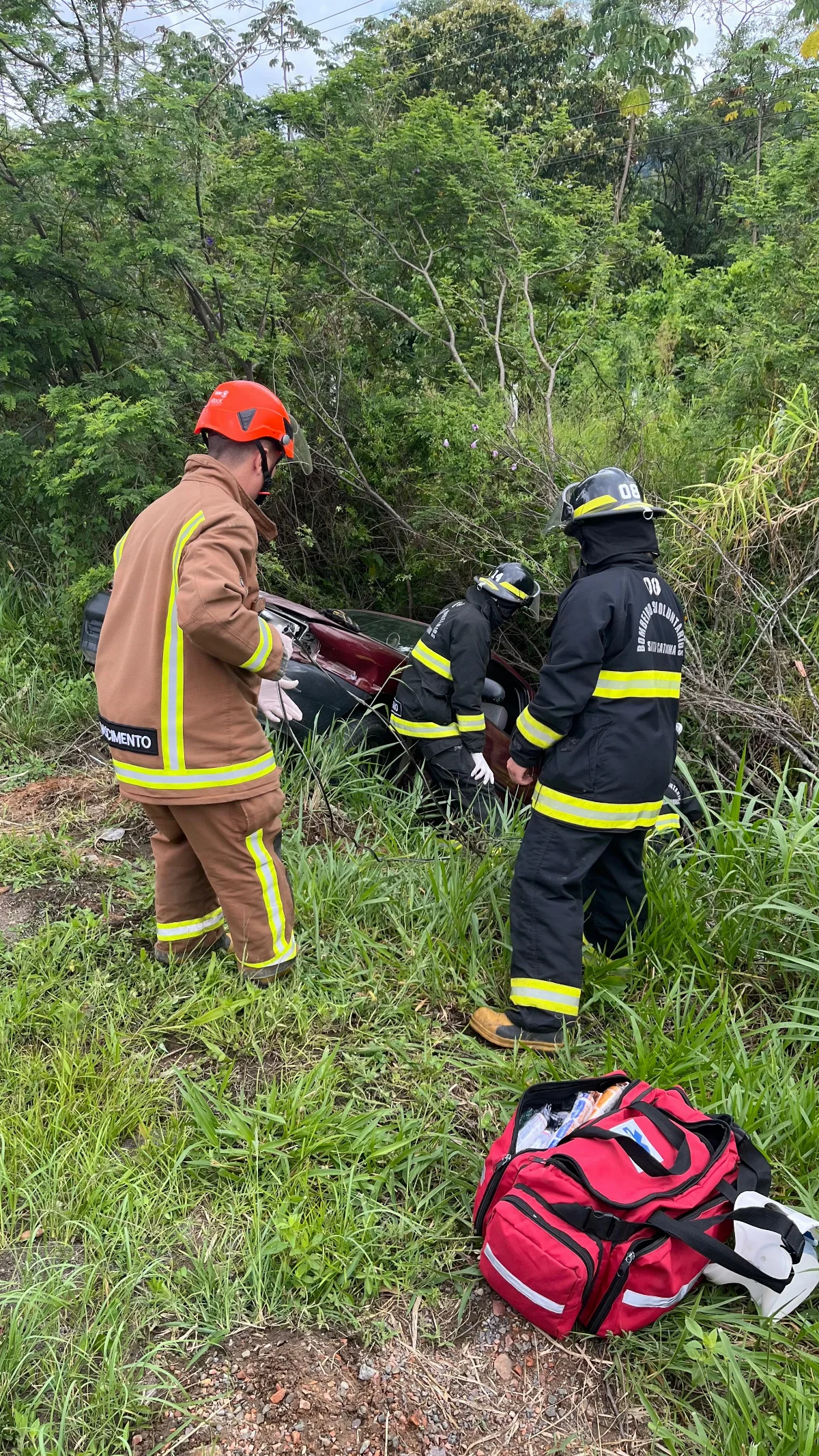 Motorista é Encaminhado Ao Hospital Após Sair Da Pista Na Br 470 Em Rodeio (2)