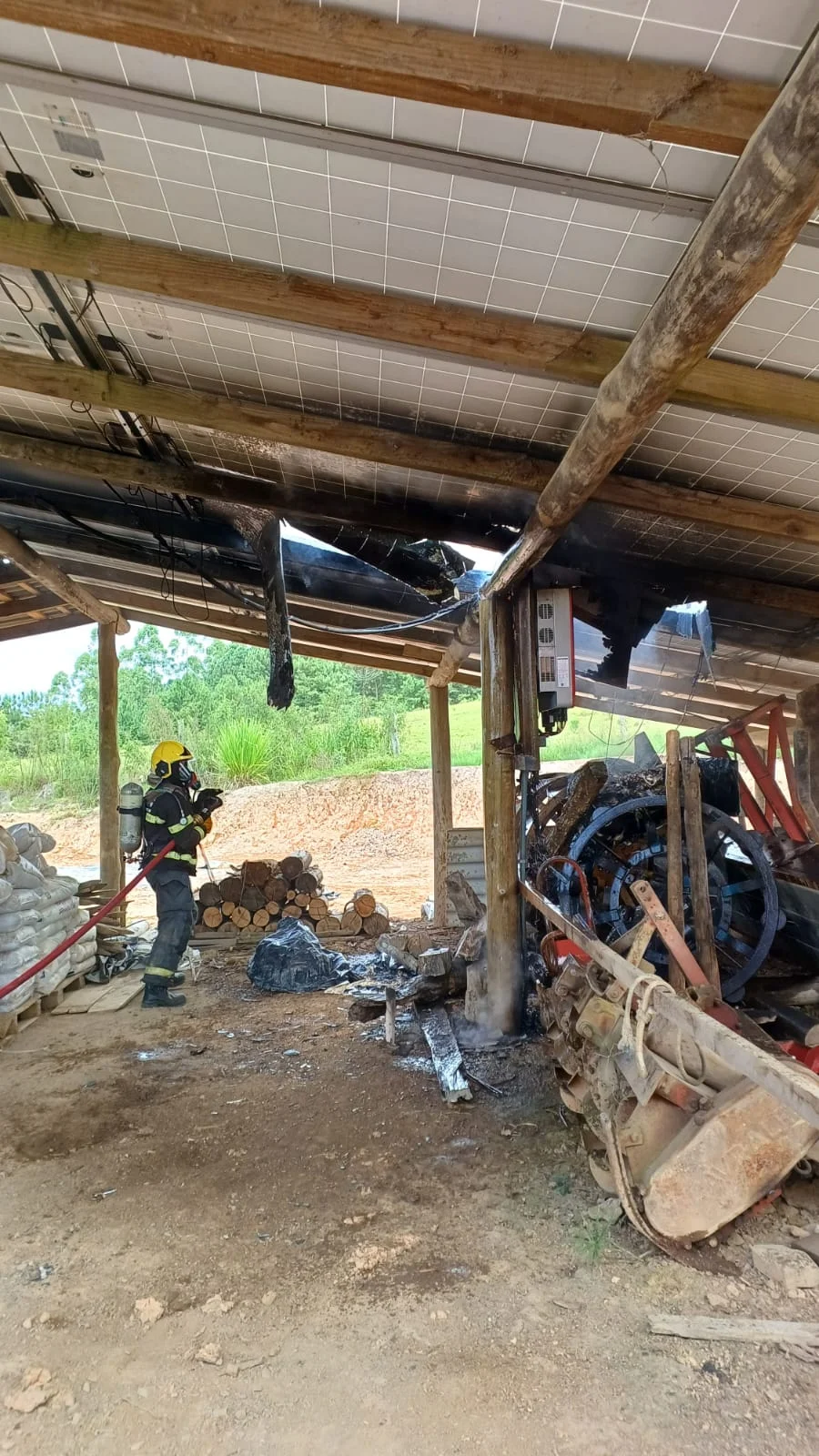 Princípio De Incêndio Atinge Rancho Com Painéis Solares Em Taió (3)
